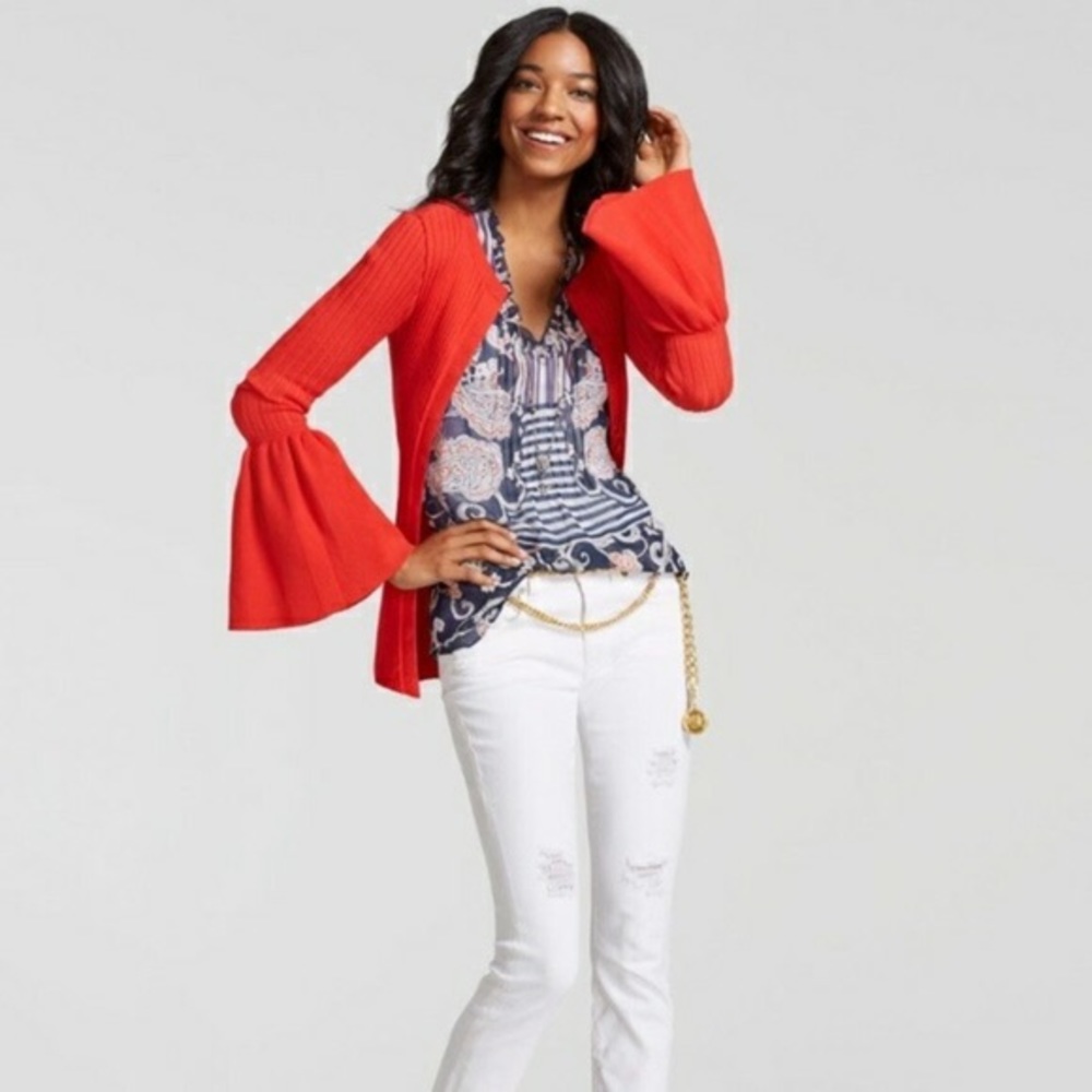 👗CAbi Sleeveless Blouse Paisley Top